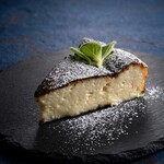 バスク風チーズケーキ〜本場バスクの情熱を再現。焦がしの香りと、とろける「正統派」の誘惑〜