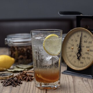 数種類のスパイスが香るクラフトコーラ◇ビターで大人な味わい