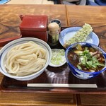 こくや - 「肉つゆうどん」並とちくわ天