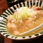 テング酒場 - モツ煮豆腐360円