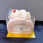 Patisserie hanaemu - 桜ロールケーキ