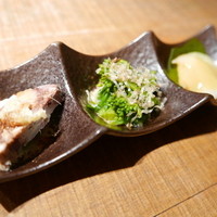 黒尊 - 前菜。ブリ脳天の煮こごり、菜の花おひたし、あおやぎ酢みそ。
