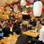 徳島 阿波横丁 - 満席で賑わう店内♪