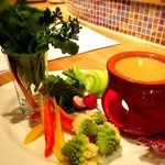 イタリアンバールエル - バーニャカウダ、ソースがあっためられつつでてきます