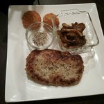 アースカラー - 平田牧場からの豚肉で作ったハンバーグ