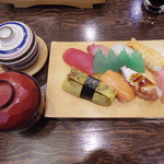 ひろめ寿し - 【ランチ】 昼限定　寿司＋赤だし＋茶碗蒸し　寿司は、たこ、サーモン、玉子、エビ、イカ、ハマチ、マグロ