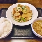 伊達餃子楼 - 鶏の唐揚げオイスタークリームソースかけ（週替わりランチ）810円
