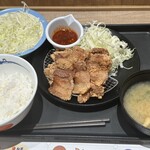 松のや - ムートート定食・千切りキャベツ