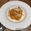 TRATTORIA LA TERRAZZA - ズワイ蟹のトマトクリームソースリングイーネ ¥2,400。予め二人分を銘々皿に分けてもらった