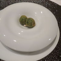 ポンテ デル ピアット - 始まりの一口料理：豚肉のムースを詰めたグリーンオリーブのフリット1