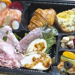 チライ - ワンプレートランチテイクアウト版（2,000円）。