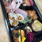 チライ - ワンプレートランチテイクアウト版（2,000円）。