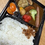 チライ - Chirai特製カレーテイクアウト版 （1,500円）。