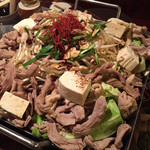 Okinawa Haibo-Ru Sakaba Tamaran - アグー豚のもつ鍋