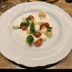 ACQUA E SOLE - トルテッリーニ カプレーゼ風(特注)