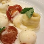 ACQUA E SOLE - トルテッリーニ カプレーゼ風(特注)