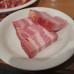 元氣七輪焼肉 牛繁 - 厚切りベーコン