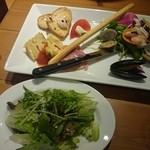 モンテロマーノ - 前菜セットとグリーンサラダ