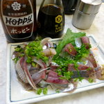 一平 - アジとイワシの刺身盛り合わせ