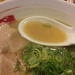 山田家乃ごん太 - 博多長浜らーめん（735円）スープ