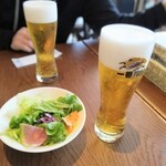 トラットリア ターボラ バイトゥ ザ ハーブズ - ランチのサラダとサービスの生ビール♥
