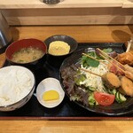 大阪串かつ だるまや - 串カツ定食