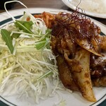 キッチン あずま - 向き悪いんですがボリュームあります