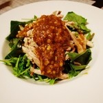 クロモリ - 夜：竹鶏の黒軍鶏の棒々鶏