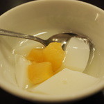 秀味園 - ８００えん『魯肉飯セット(魯肉飯・ワンタンスープ・杏仁豆腐)』2015年3月