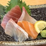 築地 魚一 - 確かにお刺身は美味しい！歯応えもあり！