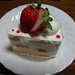 スグリ - いちごのケーキ