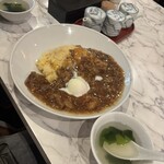 雁川 - 牛すじチャーハン大盛器は大きめです♪