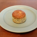 フォートナム・アンド・メイソン・コンセプトショップ - スコーン（サーモン＆ディル）