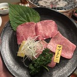 松阪牛炭火焼肉 東海亭 - 