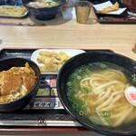 資さんうどん - 料理写真: