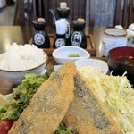 恵 - 料理写真:鯵フライ定食  ご飯大盛り