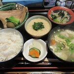 おいしい台所12カ月 - 煮魚（本田カレイ）定食1,000円