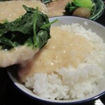 おいしい台所12カ月 - みそとろろをご飯にかけるところ