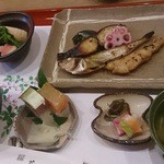 四季食彩　萩 - ランチ　焼き魚たっぷり膳　1340円
