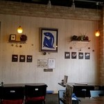 イーマサラ - カフェ風の店内。