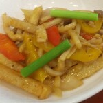 景山 - ハーフ＆ハーフランチ（酸辣湯麵、豚肉と新じゃが芋の黒胡椒炒め）990豚肉と新じゃが芋の黒胡椒炒め