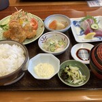 お食事処　淡海 - 料理写真:膳にわきまけんばかりのボリューム