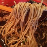 はぐるま - イカスミパスタのような食感ですが、食べればちゃんとしたラーメンなんです（嬉）