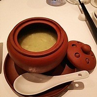 華都飯店 - フカヒレアボカドスープ
