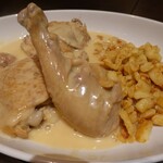 ビストロ バー ア ヴァン コダマ - 鶏もも肉のリースリング煮