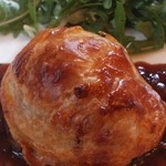 ル・ブルギニオン - 鹿肉のパイ包み焼き