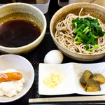 なぜ蕎麦にラー油を入れるのか。 - ニラつけそば