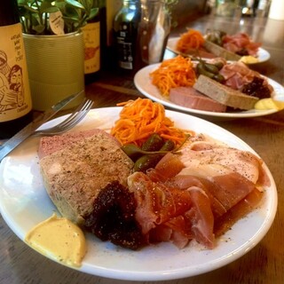 洋食やイタリアンと好相性のワインが豊富。