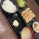 ハイカラ餃子酒場 - 