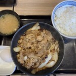 吉野家 - 料理写真:鉄板焼肉定食954円 ご飯大盛